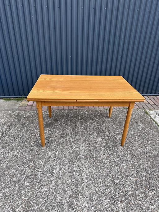 Vintage extendable dining table