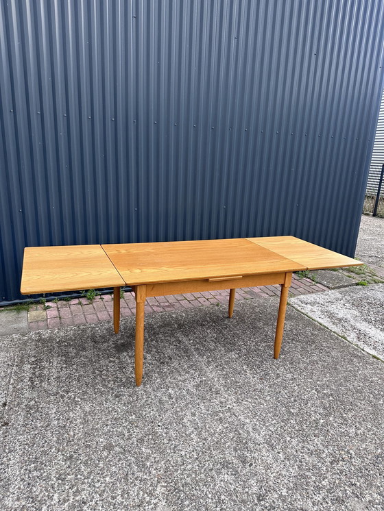 Image 1 of Vintage extendable dining table