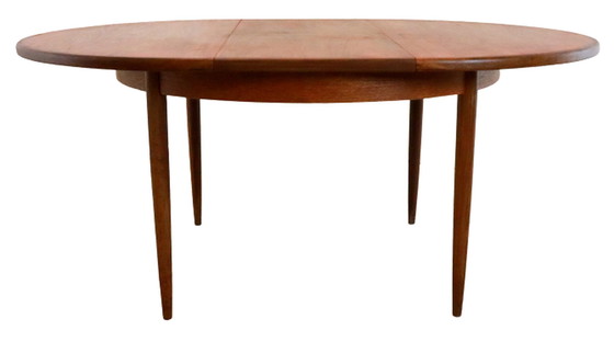 Image 1 of G-Plan Round vintage dining room table extendable 'Avebury'