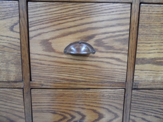 Image 1 of Mobiletto da farmacia d'epoca con 28 cassetti