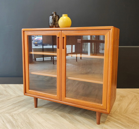 Image 1 of Vintage display cabinet