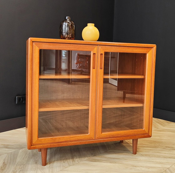 Image 1 of Vintage display cabinet