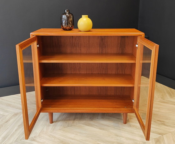 Image 1 of Vintage display cabinet