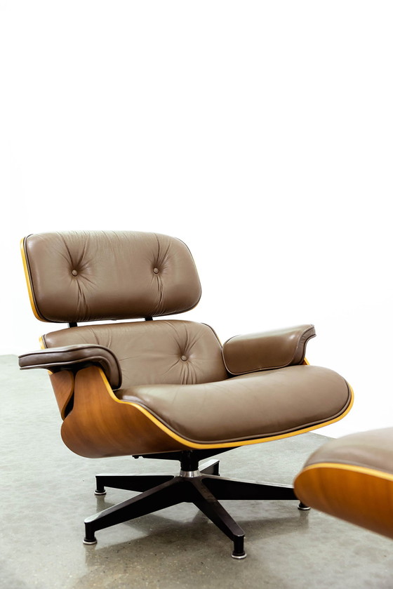 Image 1 of Eames lounge chair+ ottoman 80's edition