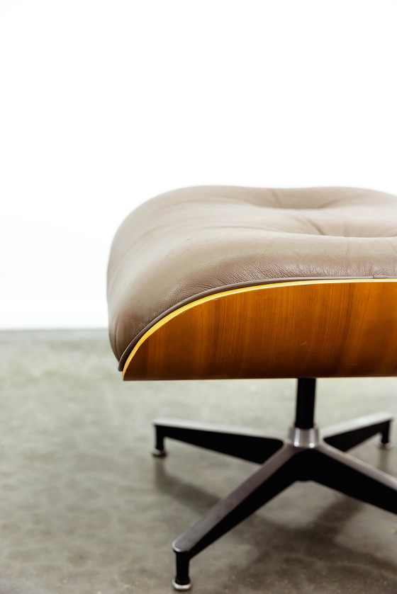 Image 1 of Eames lounge chair+ ottoman 80's edition