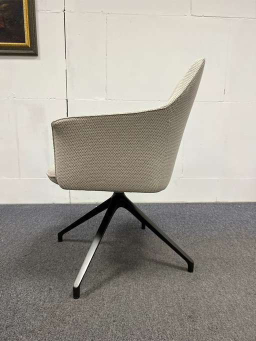 Leolux Mara chair