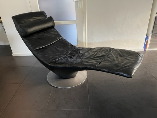 Natuzzi Italia lounge chair leather / chaise lounge color black