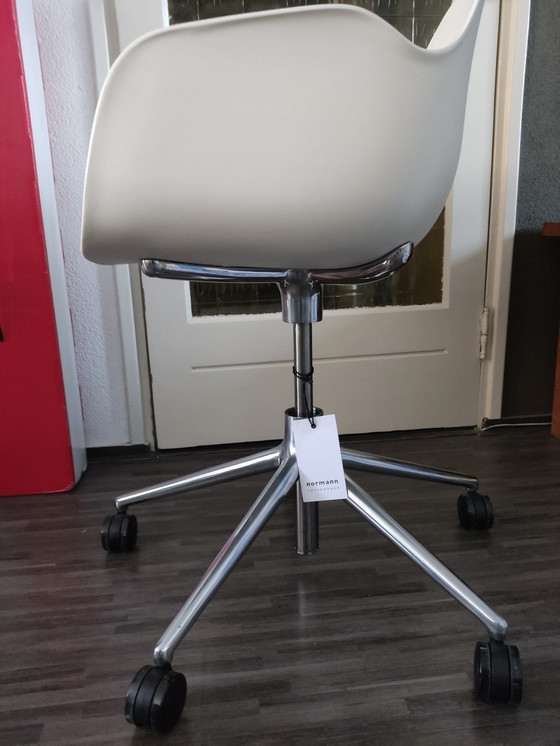 Image 1 of Normann, fauteuil d'accolade Pivotant 5w, vérin à gaz