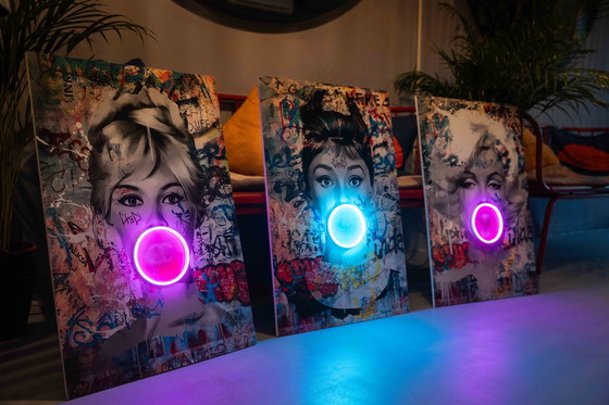 Image 1 of LEDmansion - Collection de bulles d'air V.1. Marylin Audrey Brigitte Wall Art Led Lamp