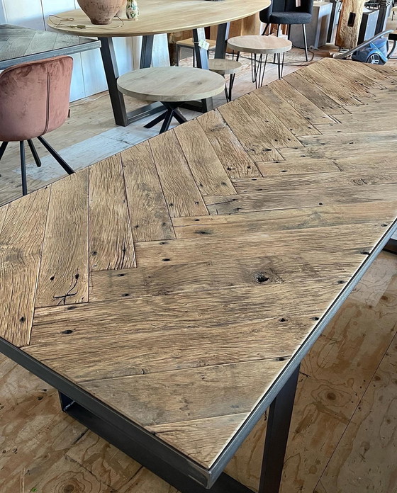 Herringbone table oak wood | €1,495 | Whoppah