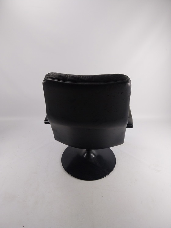 Image 1 of Artifort f156 leather swivel chair.  Black 