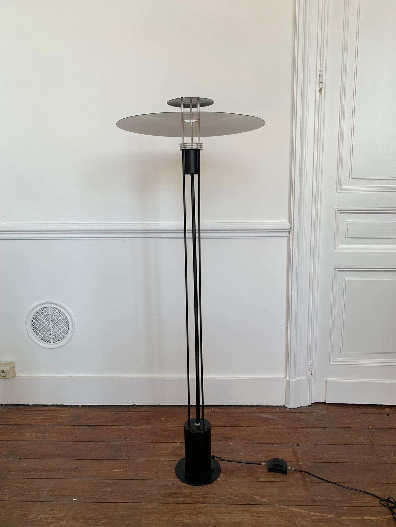 Vintage 3-Line floor lamp by Benny Frandsen | €600 | Whoppah Vintage 3-Line floor lamp by Benny Frandsen | €600 | Whoppah