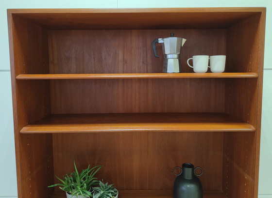 Image 1 of Meuble haut vintage danois - Mid Century | wall cabinet