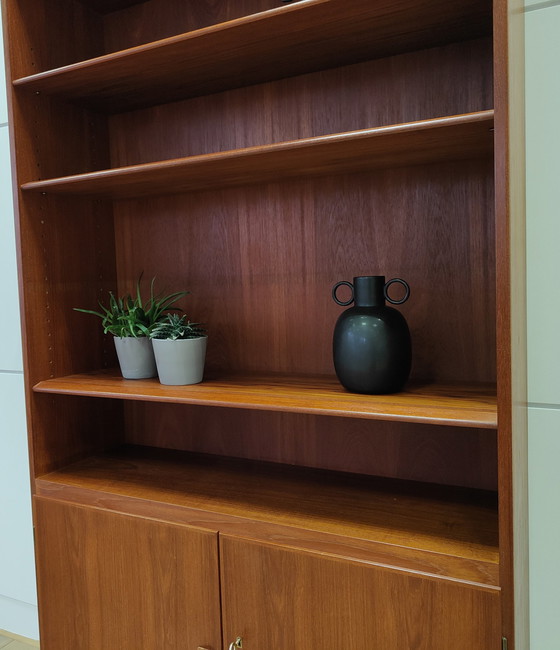 Image 1 of Meuble haut vintage danois - Mid Century | wall cabinet