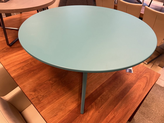 Image 1 of Leolux Pode Byte Coffee table