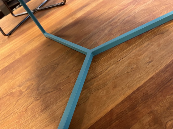 Image 1 of Leolux Pode Byte Coffee table