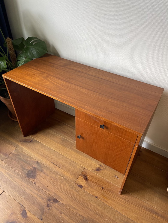 Image 1 of Scrivania vintage con struttura a U in stile danese