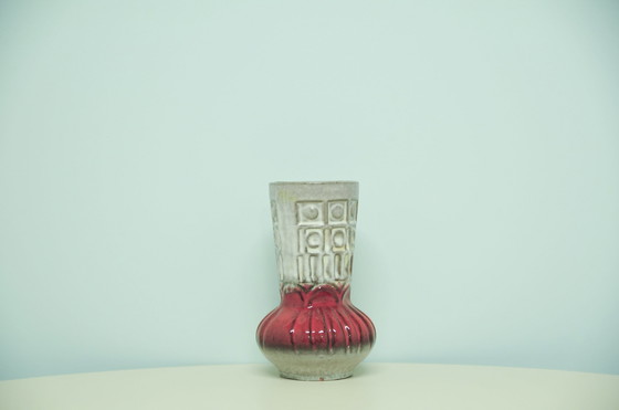 Image 1 of vase gris & rouge Allemagne de l'Ouest Carstens