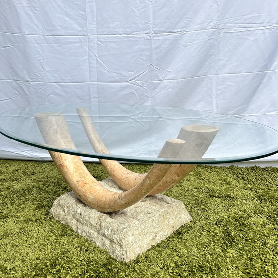 Image 1 of Table basse vintage en pierre de Mactan