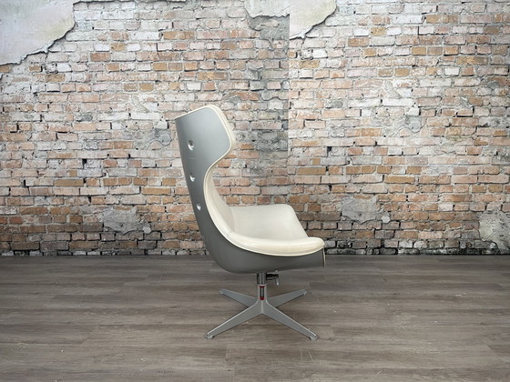 Image 1 of Poltrona Frau Regina Swivel Chair