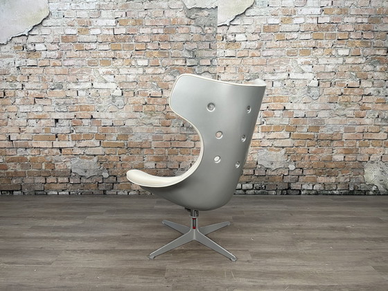 Image 1 of Poltrona Frau Regina Swivel Chair