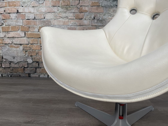 Image 1 of Poltrona Frau Regina Swivel Chair