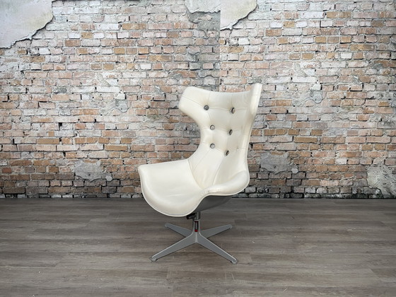 Image 1 of Poltrona Frau Regina Swivel Chair