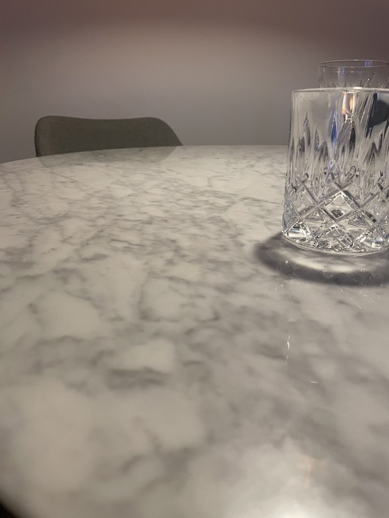 Image 1 of Carrara marble table round