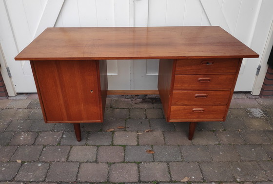 Image 1 of Bureau Design danois