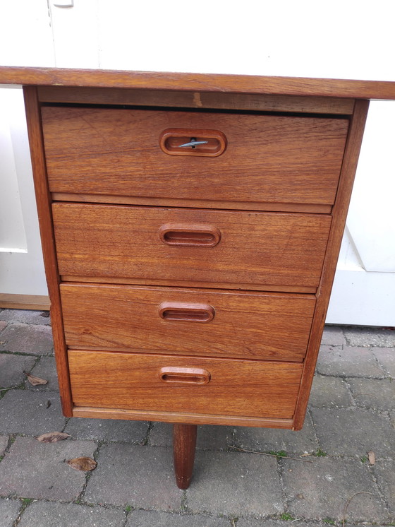 Image 1 of Bureau Design danois