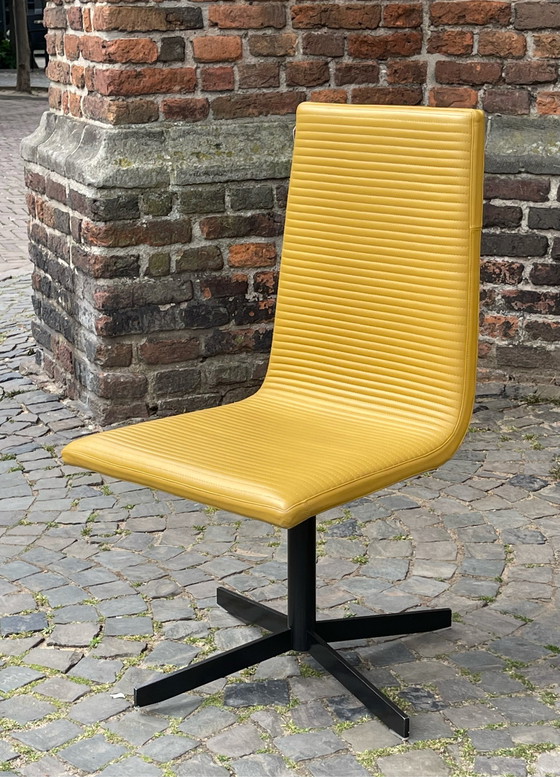 Image 1 of 4 x B&B Italia VVD chair