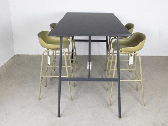 Image 1 of 4 x Normann Copenhagen stools + standing table