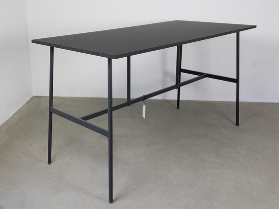 Image 1 of 4 x Normann Copenhagen stools + standing table