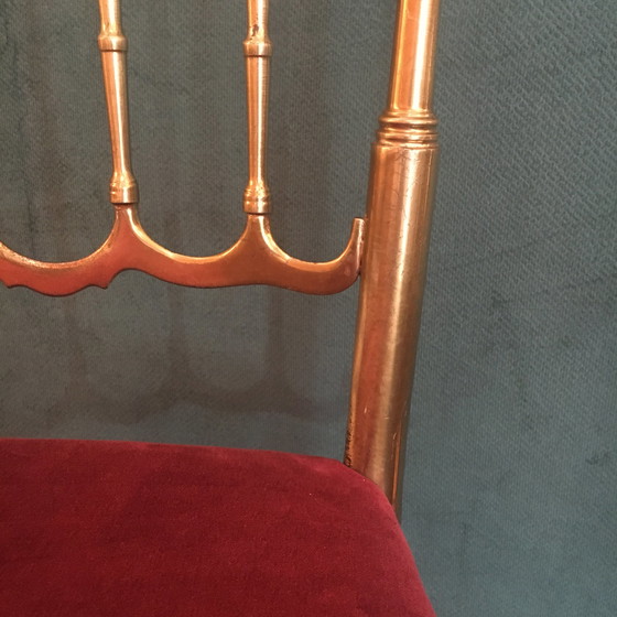 Image 1 of Chaise Chiavari en velours rouge cuivré