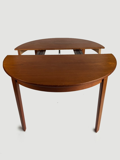 Omann Jun teak dining table