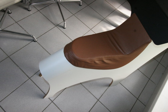 Image 1 of Lande Toro office chair with writing table