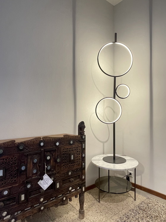 Image 1 of Leolux Pode Osun floor lamp