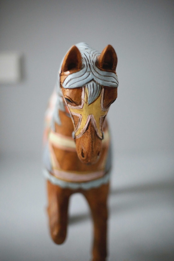 Image 1 of True Vintage Cheval en bois peint à la main Jouet Cheval en bois