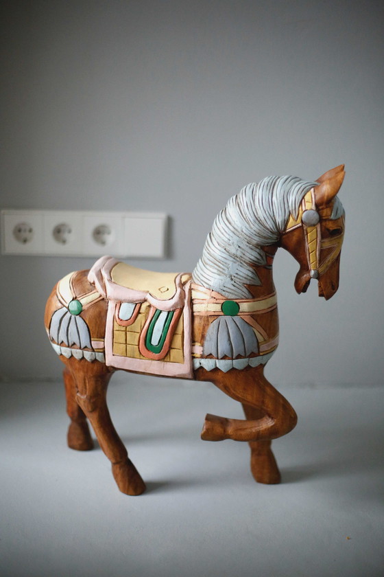 Image 1 of True Vintage Cheval en bois peint à la main Jouet Cheval en bois