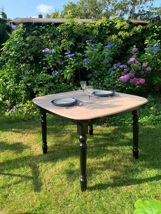 Image 1 of Beautiful modern black / whitewash double table (109x109cm)