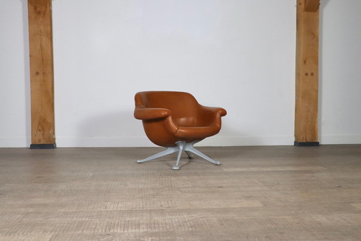 Cassina Model 1110 Lounge Chair by Angelo Mangiarotti