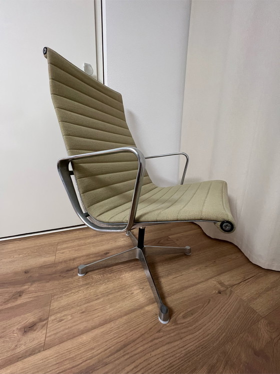 Image 1 of Herman Miller Eames lounge Chair