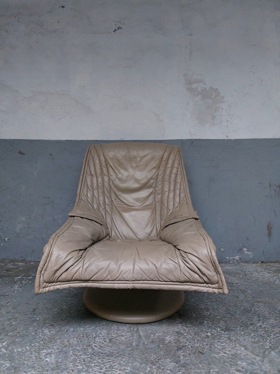 Image 1 of Vintage mouse gray leather chair
