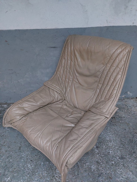 Image 1 of Vintage mouse gray leather chair