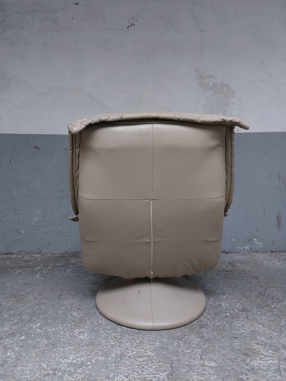 Image 1 of Vintage mouse gray leather chair