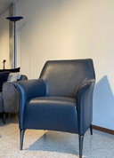 Leolux Mayuro armchair + footstool