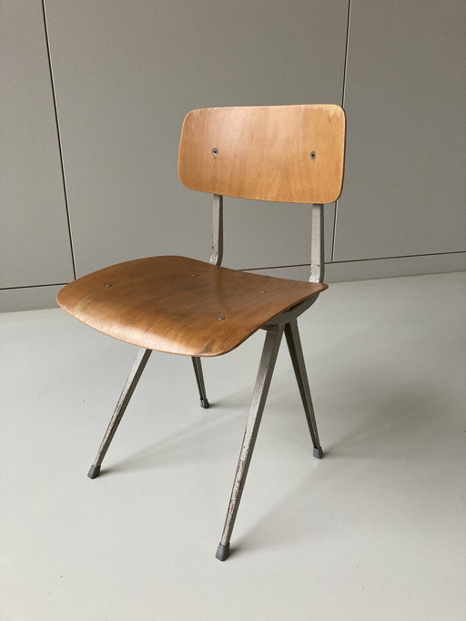 Ahrend de Cirkel Result chair by Friso Kramer