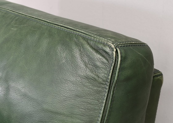 Image 1 of Fauteuil de salon Roche Bobois en cuir patiné vert - circa 1970