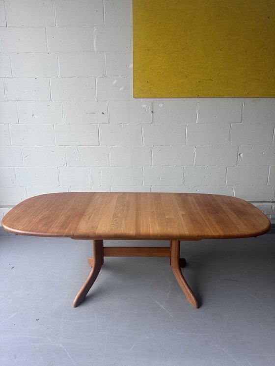 Image 1 of Vintage dining table solid extendable 