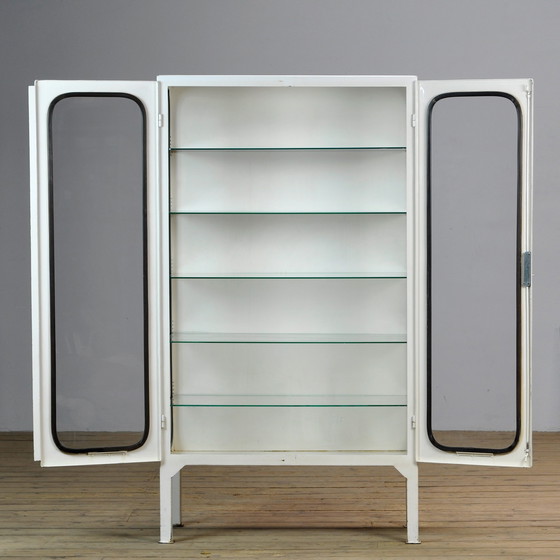 Image 1 of Armoire à pharmacie vintage, 1970